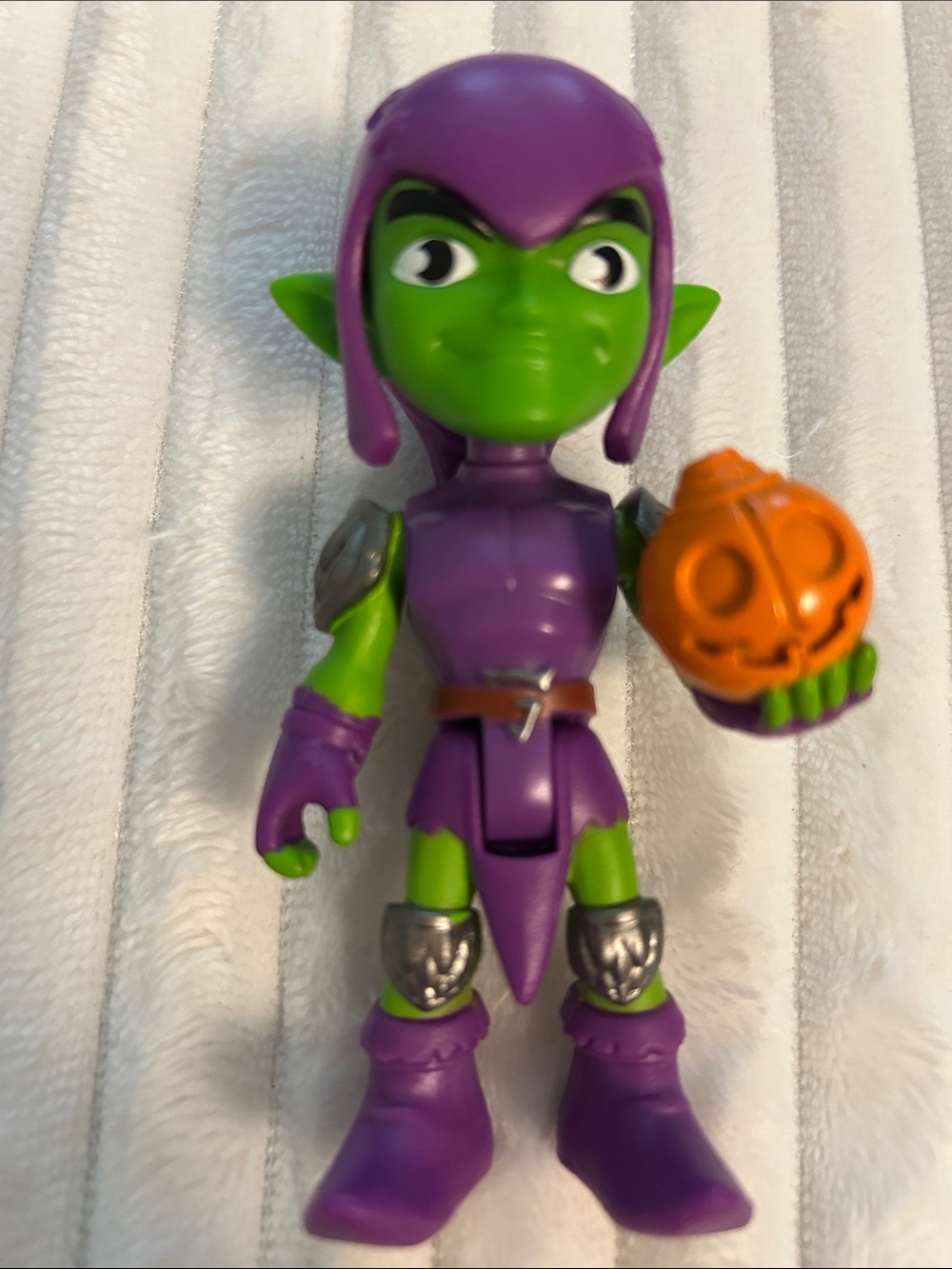 2021 Marvel Green Goblin Purple Armor Action Figure with Orange Pumpkin